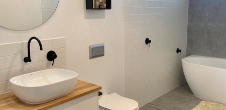 2nd wheelchair accessible bathroom